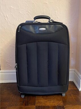 Samsonite  Black Upright Travel Bag 26”
